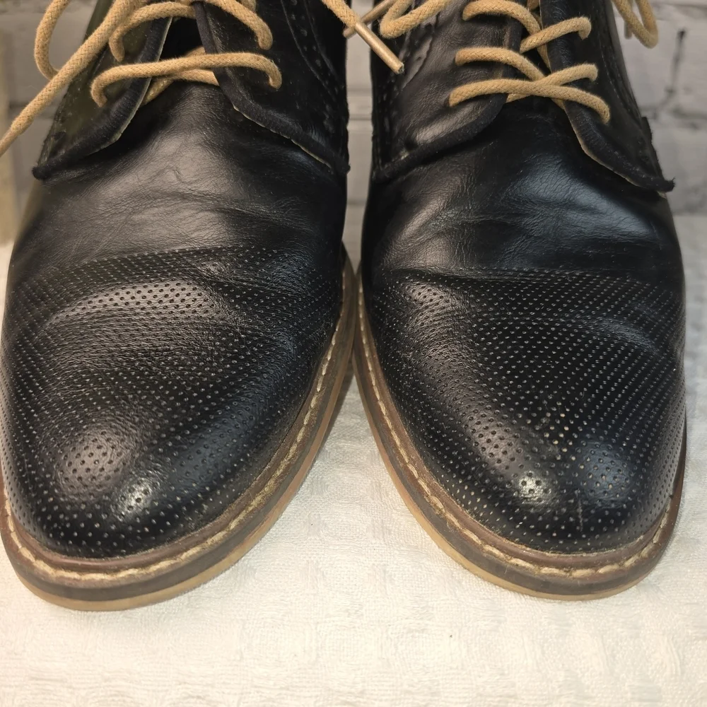MADDEN MENS ALK CAP TOE OXFORD BLACK ORTHOLITE DRESS SHOE SIZE 10 EUC0.